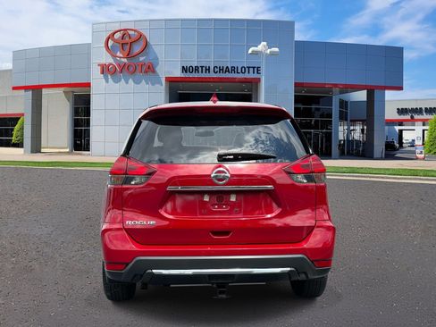 Used 2017 Nissan Rogue S w/ S Family Package FWD image 5