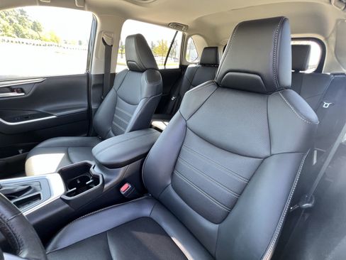 Used 2025 Toyota RAV4 Limited w/ Advanced Technology Package FWD image 16