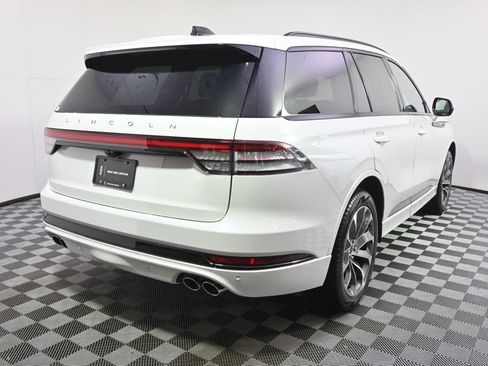 New 2026 Lincoln Aviator AWD image 6