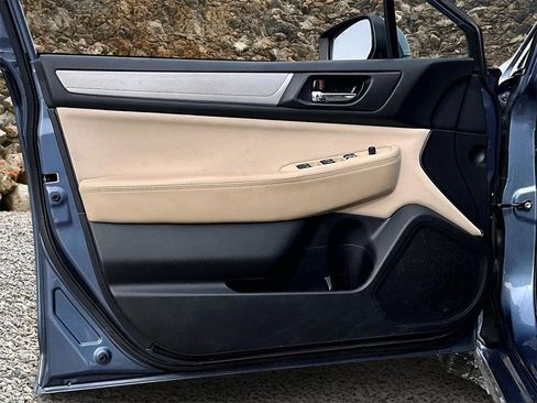 Used 2017 Subaru Legacy 2.5i Premium image 17