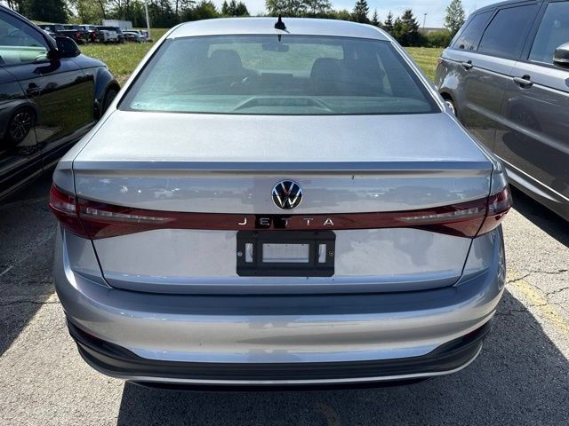 Used 2025 Volkswagen Jetta Sport FWD image 4