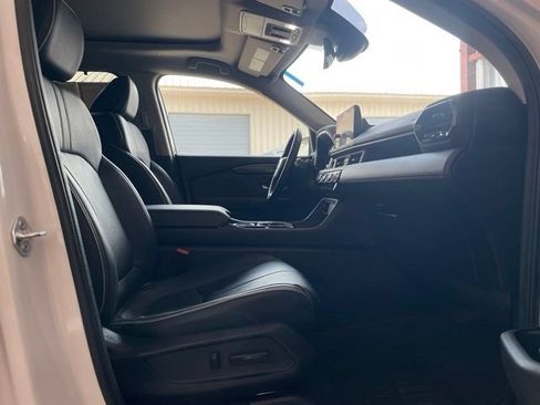 Used 2025 Honda Pilot Elite image 21