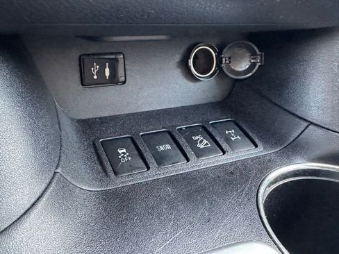 Used 2014 Toyota Highlander Plus image 14