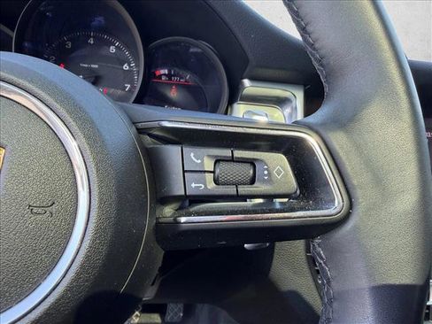 Used 2024 Porsche Macan image 17