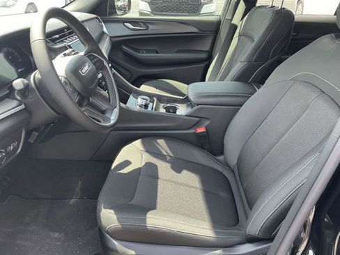 New 2025 Jeep Grand Cherokee Laredo image 21