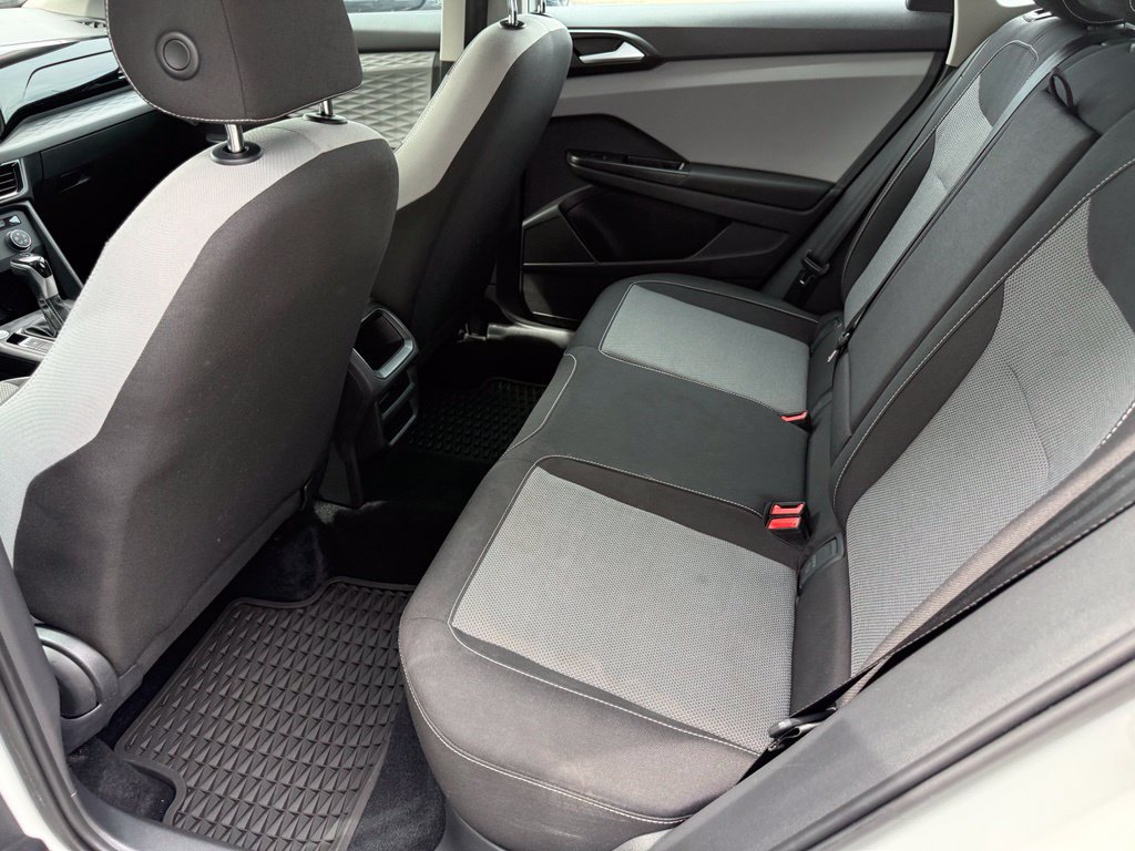 Used 2022 Volkswagen Taos S FWD image 6