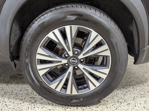 Used 2023 Nissan Rogue SV image 23