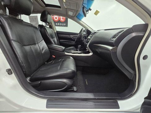Used 2013 Nissan Altima 3.5 SL FWD image 21
