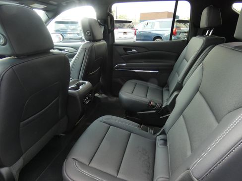 New 2026 Chevrolet Traverse LT w/ Sun and Wheel Package AWD/4WD image 13