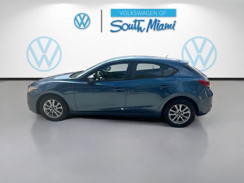 Used 2018 MAZDA MAZDA3 Sport FWD image 3