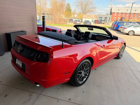 Used 2013 Ford Mustang Premium image 26