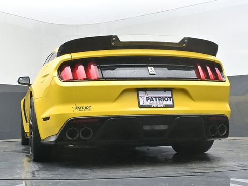 Used 2016 Ford Mustang Shelby GT350 w/ Technology Package RWD image 38