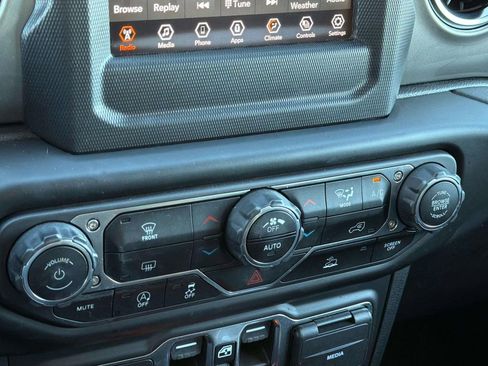 Used 2021 Jeep Wrangler Unlimited Sahara image 17