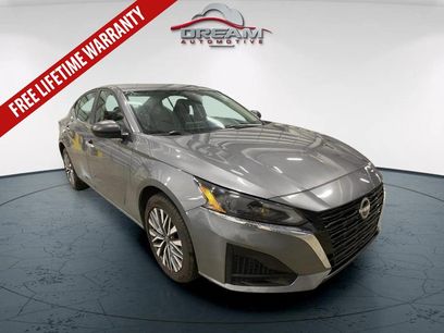 Used 2025 Nissan Altima 2.5 SV