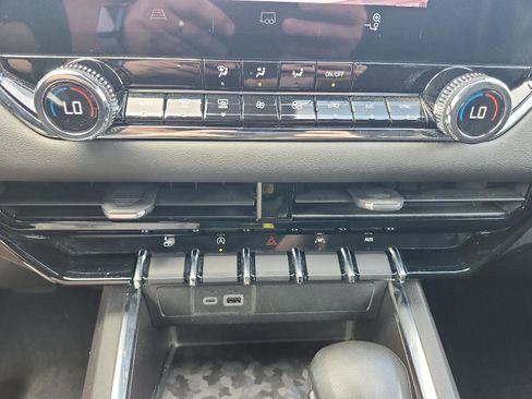 Certified 2023 GMC Canyon Elevation w/ Convenience Package image 16