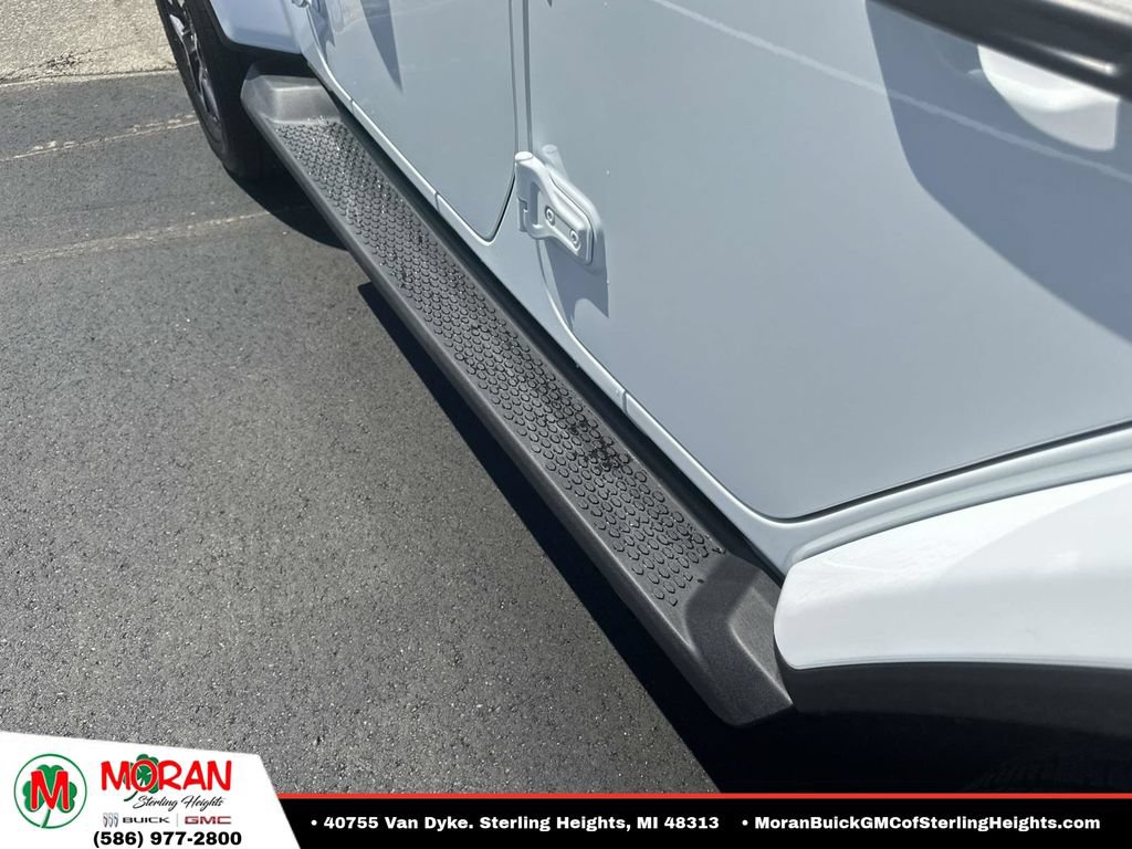 Used 2026 Jeep Wrangler Unlimited Sahara AWD/4WD image 12
