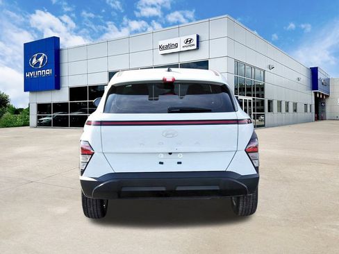 Used 2026 Hyundai Kona SE FWD image 5