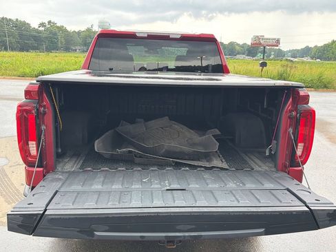 Used 2022 GMC Sierra 1500 SLT w/ SLT Convenience Package AWD/4WD image 18