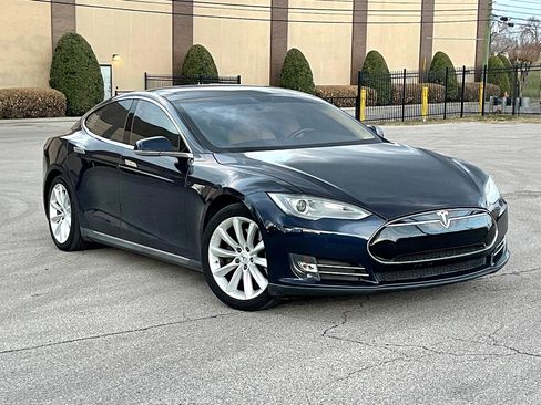 Used 2013 Tesla Model S Performance image 2