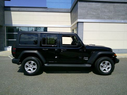 Used 2020 Jeep Wrangler Unlimited Sport S AWD/4WD image 9