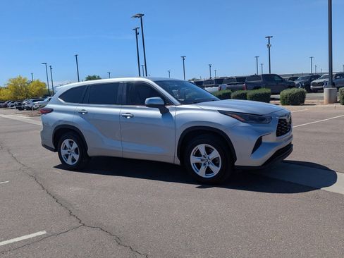 Used 2023 Toyota Highlander L image 7