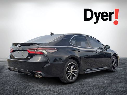 Used 2024 Toyota Camry SE FWD image 4