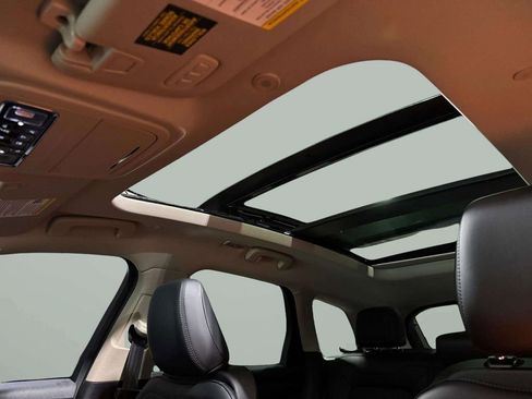 Certified 2026 Lincoln Corsair Premiere AWD/4WD image 13
