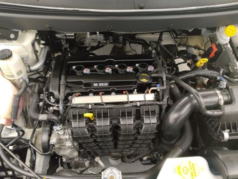 Used 2020 Dodge Journey SE w/ SE Popular Equipment Group image 30