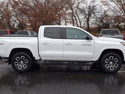 Certified 2023 Chevrolet Colorado Z71 w/ Z71 Convenience Package 2 image 9