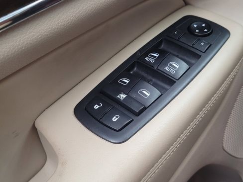 Used 2018 Jeep Grand Cherokee Limited AWD/4WD image 27