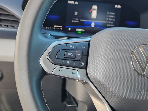 Used 2022 Volkswagen Taos SE image 8