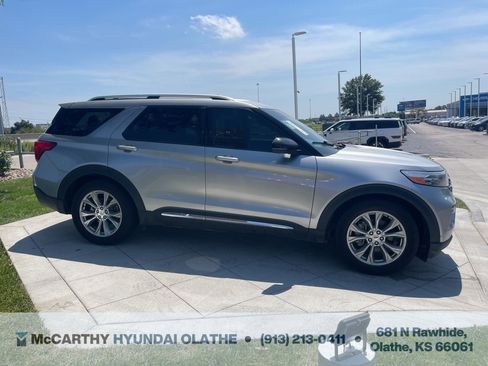 Used 2020 Ford Explorer Limited image 17