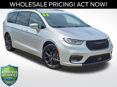 Used 2022 Chrysler Pacifica Touring-L w/ S Appearance Package