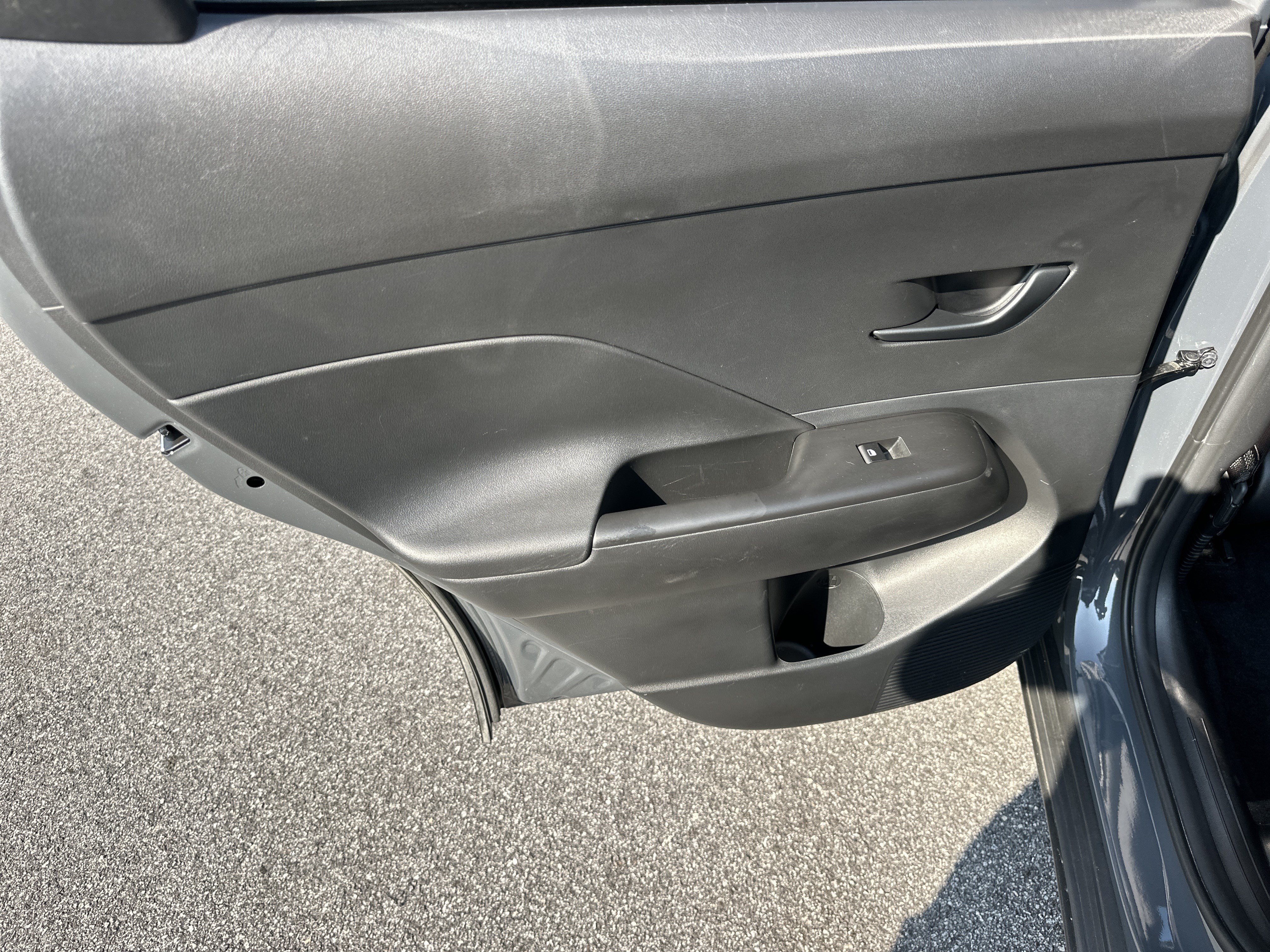 Used 2025 Hyundai Kona SEL FWD image 22