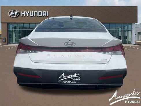 Used 2026 Hyundai Elantra Hybrid FWD image 4