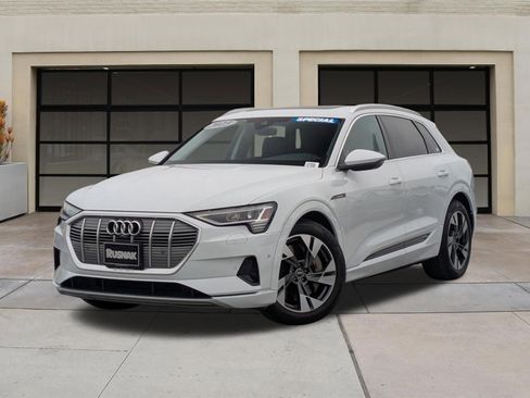 Used 2023 Audi e-tron Premium Plus w/ Premium Plus Package AWD/4WD image 4
