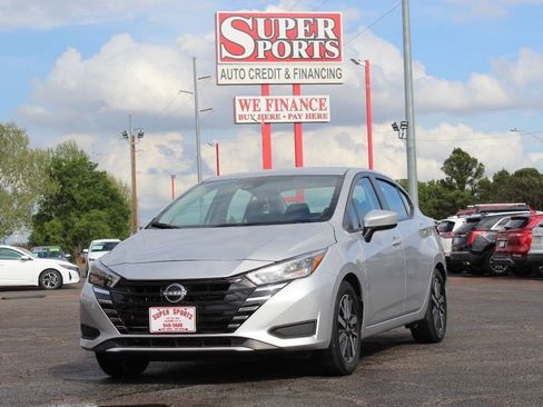 Used 2025 Nissan Versa SV FWD image 7
