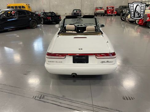 Used 1991 Alfa Romeo Spider Veloce image 4