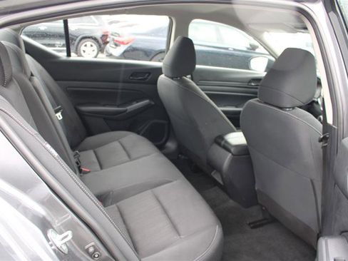 Used 2024 Nissan Altima 2.5 S image 12