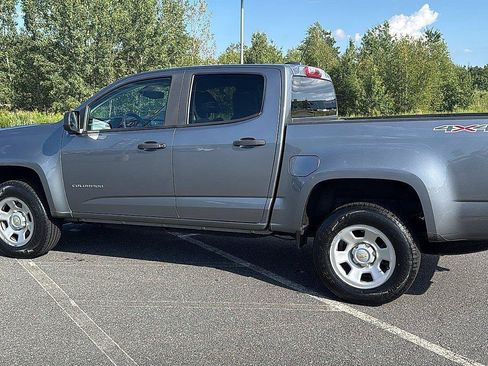 Used 2021 Chevrolet Colorado W/T w/ WT Convenience Package AWD/4WD image 11