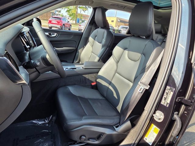 Certified 2024 Volvo XC60 T8 Core AWD/4WD image 7