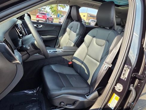 Certified 2024 Volvo XC60 T8 Core AWD/4WD image 7
