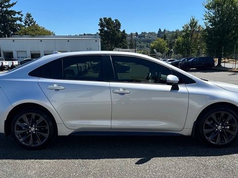 Certified 2026 Toyota Corolla SE w/ SE Premium Package AWD/4WD image 4