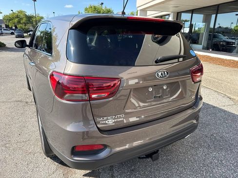 Used 2019 Kia Sorento FWD image 8
