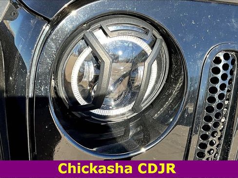 Used 2017 Jeep Wrangler Unlimited Rubicon w/ Connectivity Group image 28