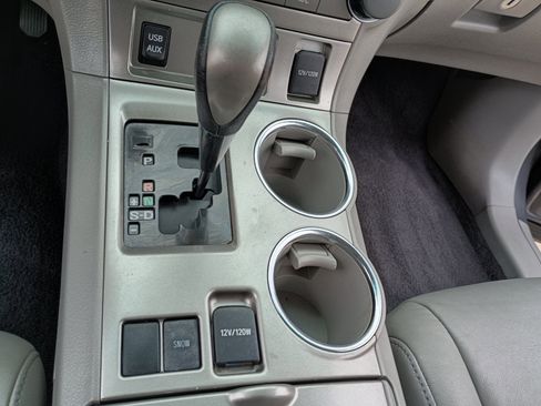 Used 2012 Toyota Highlander FWD image 31