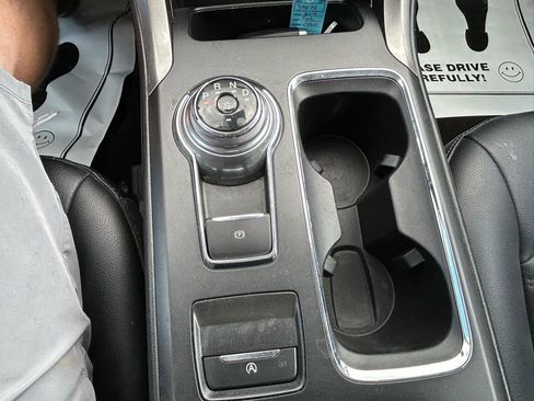 Used 2019 Ford Fusion SEL FWD image 27