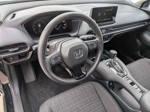 Certified 2023 Honda HR-V LX image 2