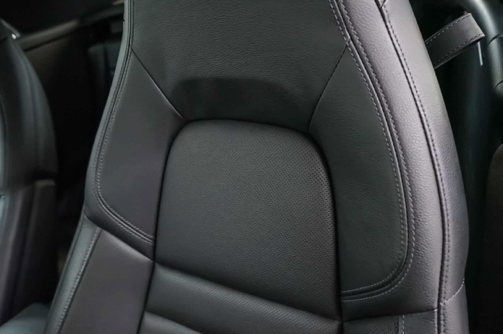 Certified 2025 Porsche 911 Carrera RWD image 29