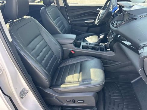 Certified 2019 Ford Escape Titanium AWD/4WD image 28